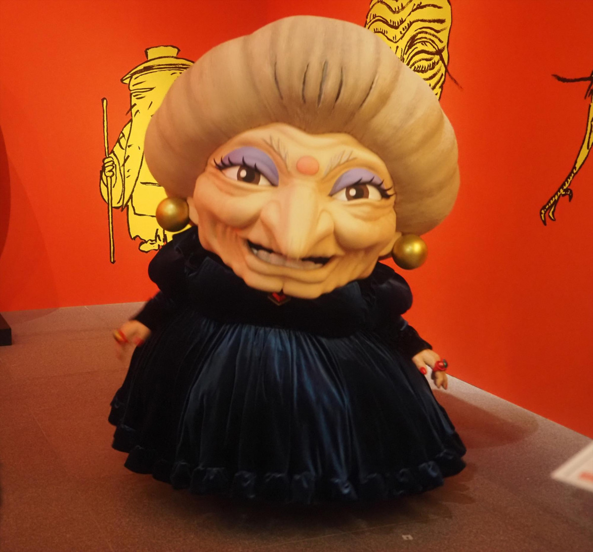 湯婆婆　がま口 ポーチ　鈴木敏夫とジブリ展 湯婆婆 がま口 ポーチ 鈴木敏夫とジブリ展 - メルカリ