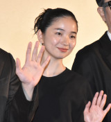 �u�S��iPhone 16 Pro �ŎB�e�w���X�g�V�[���x�v���X�����v���~�A���ʉ�v�ɓo�d�������n���q �iC�jORICON NewS inc. 