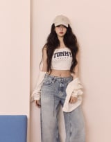 IVE・ウォニョン、くびれ＆美脚を大胆披露　「トミー ジーンズ」ビジュアルで圧巻のスタイル 
