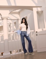 ☆ JEANS☆チャンウォニョン着用！Tシャツ Slim Ringer T IVE・ウォニョン、くびれ＆美脚を大胆披露 「トミー ジーンズ