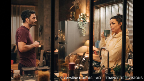 �C�O�h���}�w�A�X�g���b�h�ƃ��t�@�G���@�����W�̎����^�x�V�[�Y��5�A��6���� �iC�jCaroline DUBOIS - ALP - FRANCE TELEVISIONS 