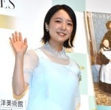 �w�I���Z�[���p�ُ��� ��۔h�\�������߂��镨��x�̋L�Ҕ��\��ɎQ�������㔒�ΖG�� �iC�jORICON NewS inc. 