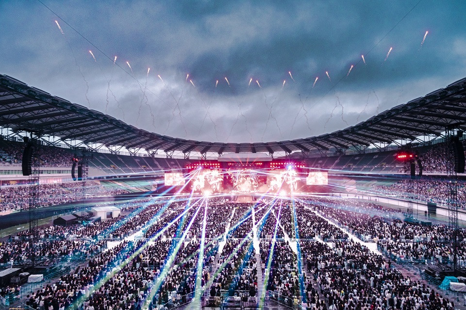 ÉGRpX^WAŁwStray kids World Tour xJÂStray Kids Be:cY 