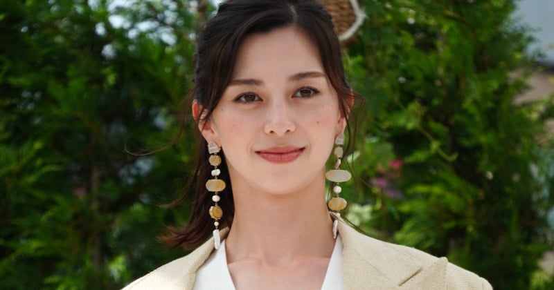 【Ralph Lauren】中条あやみ、白&リネンのラグジュアリーなリゾートスタイルで登場 ハプニングも笑顔で対応