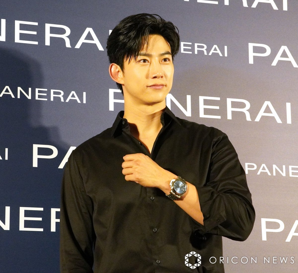 グランメゾン・パリ』出演のオク・テギョン、オールブラックコーデで