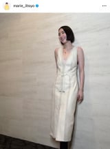 飯豊まりえ、“胸元パックリ”大胆ドレス姿披露「超絶美しい」「キャ