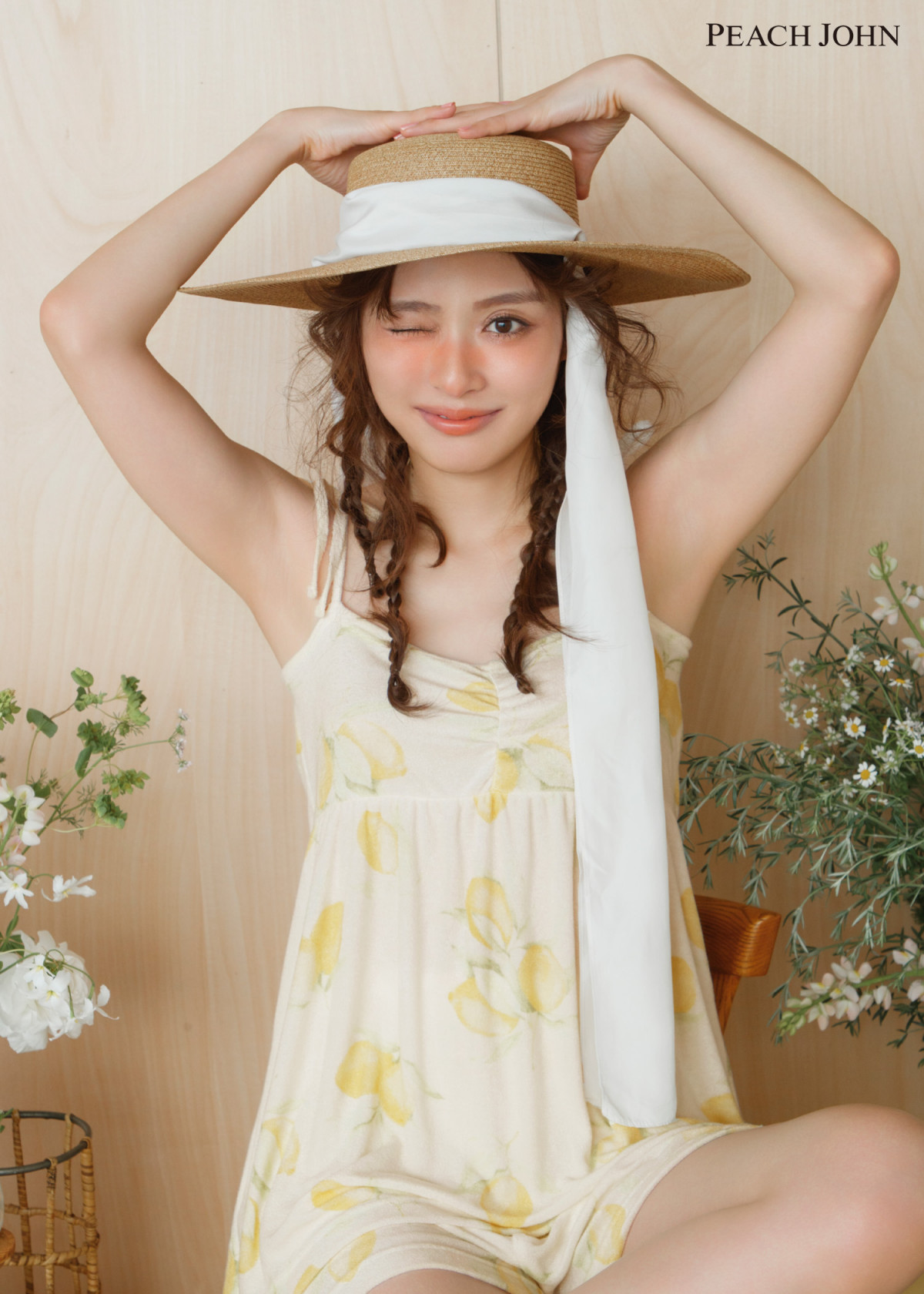 内田あぐり、【待つ人】、希少な額装用画集より、新品額装付、状態良好 画像・写真 | 「一瞬裸かと」内田理央、美ボディあらわにランジェリー