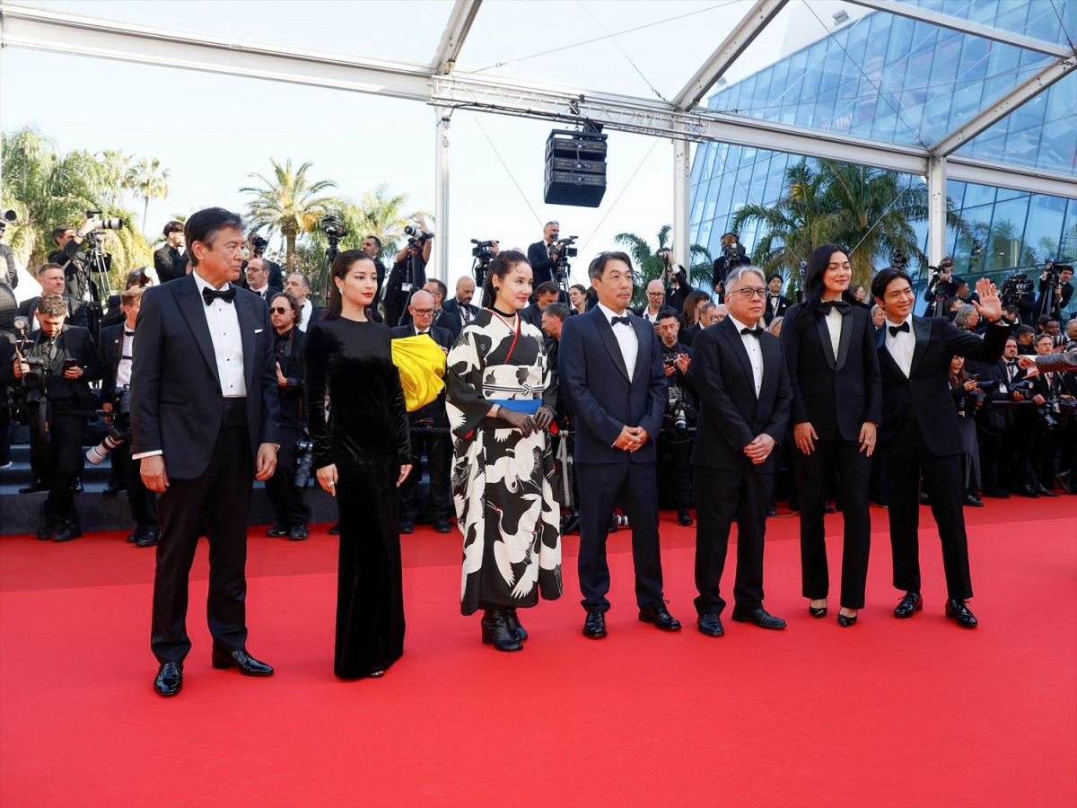 広瀬すず、吉田羊、松下洸平、三浦友和が華やかにカンヌのレッド