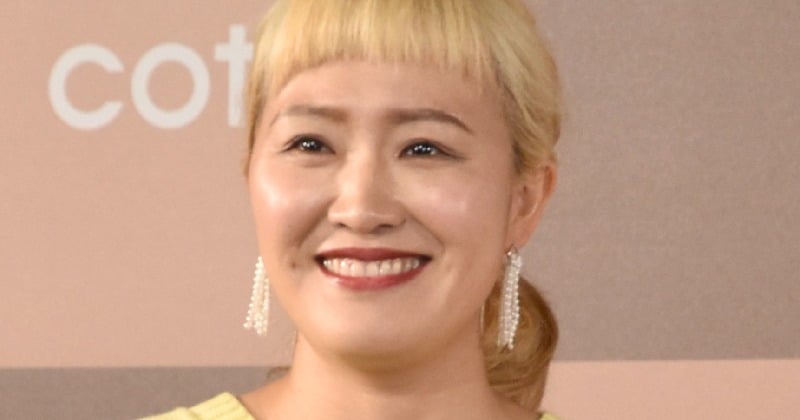 丸山桂里奈、2歳長女と“庭遊び” 親子時間のオフショットに「娘さん、大きくなりましたね!」 夫は本並健治氏