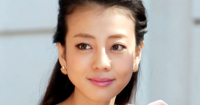 あびる優、ハイトーンカラーの新ヘア披露「髪さらっさら」「艶すごい」