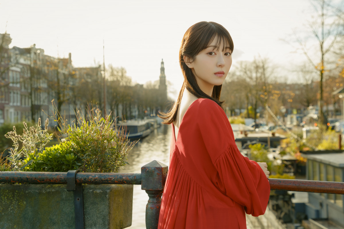 画像・写真 | 浜辺美波、25歳記念の写真集『25』8・22発売 撮影地は