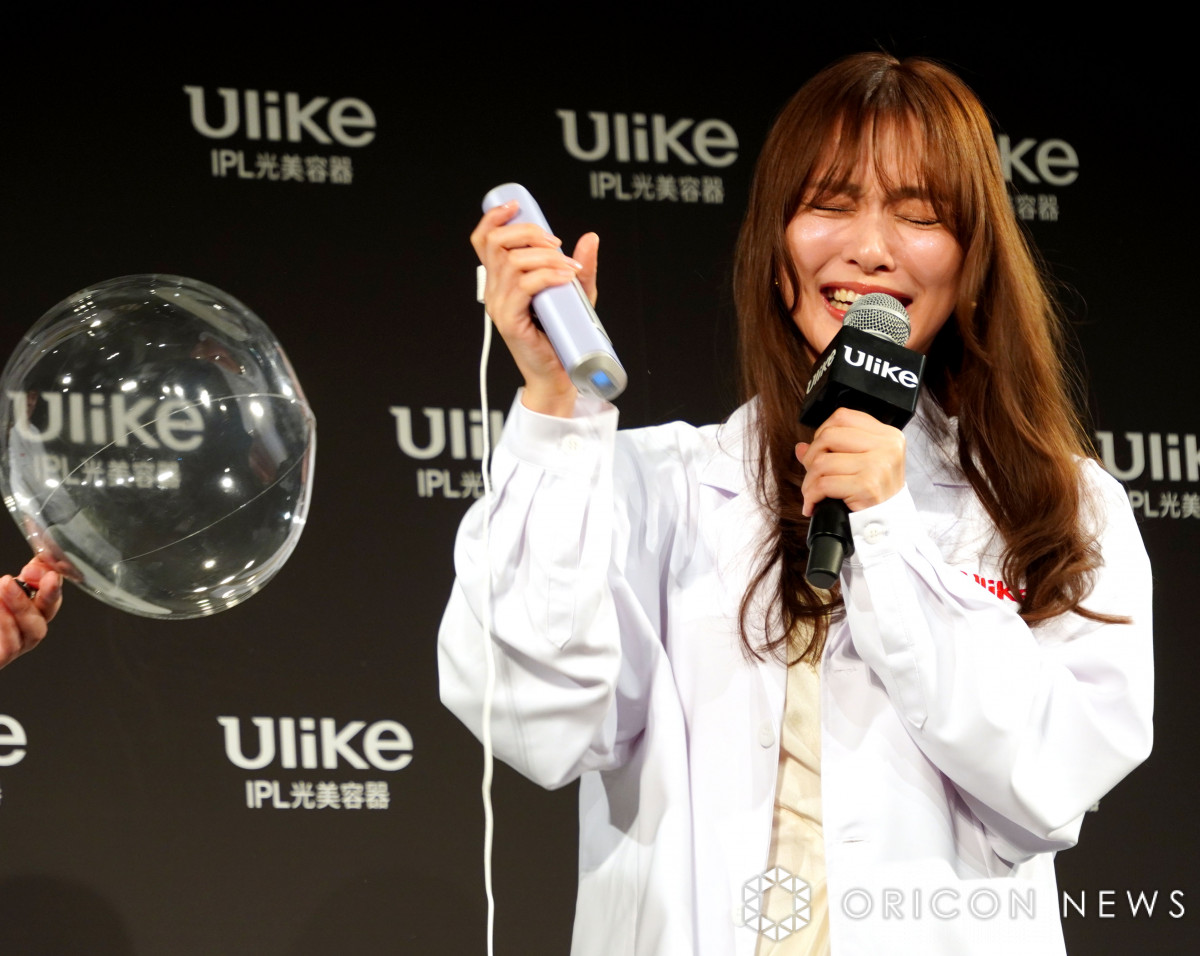 内田理央、風船割り実験に絶叫「びっくりした！」 白衣姿で研究員役に