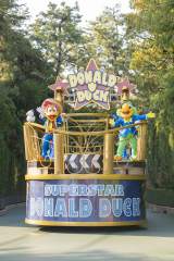 �w�N���b�L�[�Z���u���[�V�������h�i���h�E�U�E���W�F���h!�x(C)Disney 