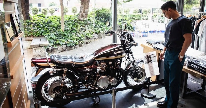 市原隼人、“愛車”を公開「見ただけで鳥肌もんのヘッドだ…」「目立ちますね」