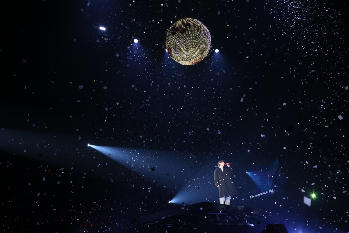 wRyosuke Yamada LIVE TOUR 2025 REDxtJÂRc 