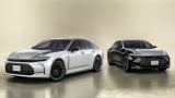 トヨタ、『クラウン(セダン)』に2つの特別仕様車を設定 誕生70周年を記念&「THE CROWN」専用仕様 