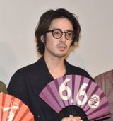 ��t����A�����Y���s�كN�C�Y�ɋ�΂��u�B�e2���Ԃ̐l���󂯂��肶��Ȃ��v 