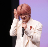 �f��w�N���g�N�x�c�x�̊�����I���ʉ�ɓo�d����MAZZEL�ENAOYA (C)ORICON NewS inc. 