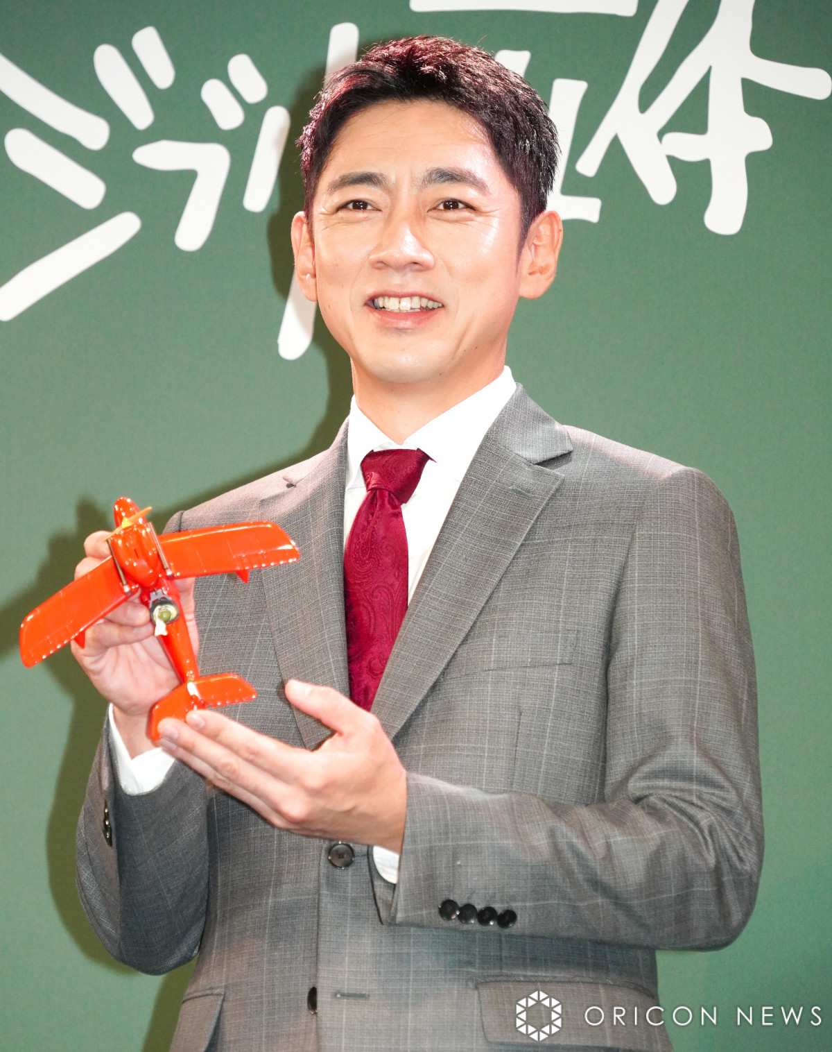 wWȗ̗^WxJZj[ɏoȂFY (C)ORICON NewS inc. 