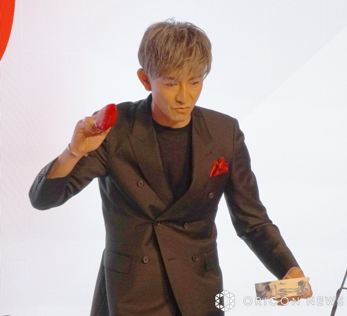 木村拓哉、会見中の無茶ぶりに動揺「なんすか、これ」 さすがの対応力