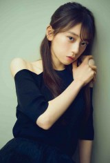 矢田萌華　生写真　座り寄り 乃木坂46 矢田萌華 生写真 13th Anniversary 座りヨリ - メルカリ