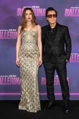 �f��w�o�����[�i:The World of John Wick�x(8��22�����J)���[���h�v���~�A�ɓo�ꂵ���A�i�E�f�E�A���}�X�A�h�j�[�E�C�F�� 