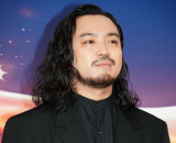 �A�j���̍ՓT�w�N�����`���[���E�A�j���A���[�h2025�x�I�����W�J�[�y�b�g�ɓo�ꂵ���ACreepy Nuts��R-�w�� (C)ORICON NewS inc. 