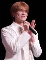 �f��w�N���g�N�x�c�x�̊�����I���ʉ�ɓo�d����DXTEEN�E��v�۔g�� (C)ORICON NewS inc. 