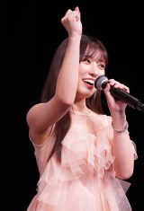 �f��w�N���g�N�x�c�x�̊�����I���ʉ�ɓo�d������ގq (C)ORICON NewS inc. 