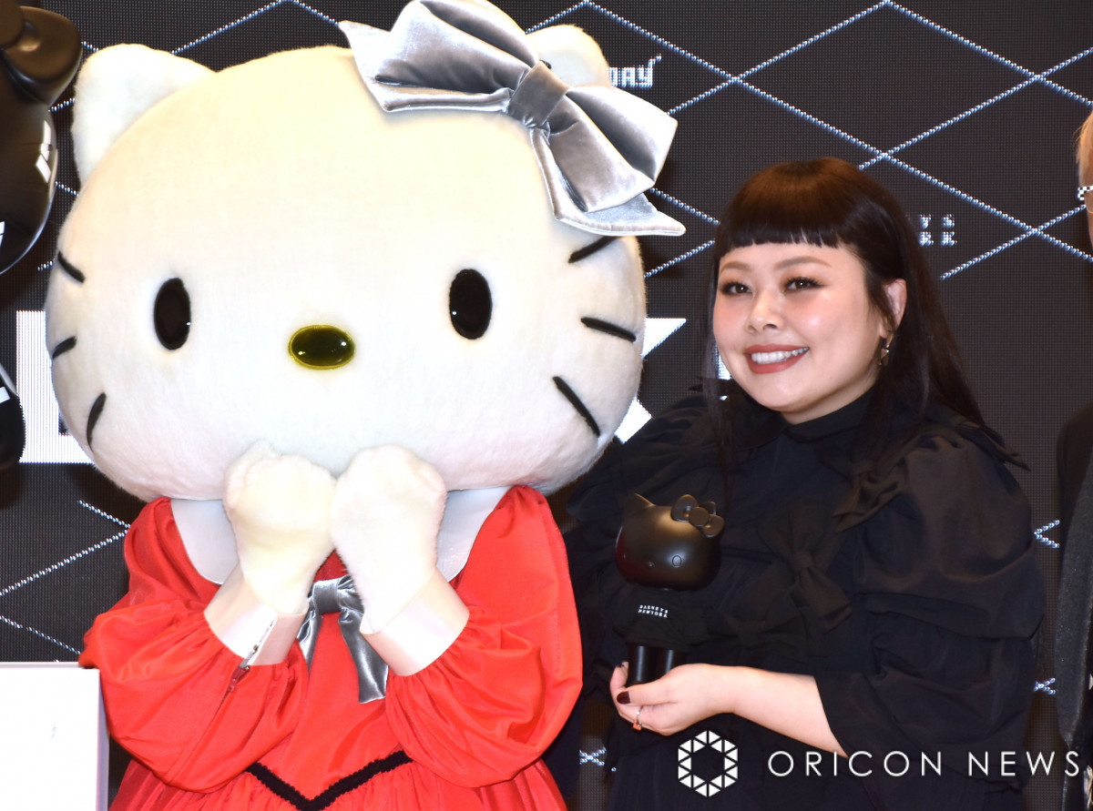 渡辺直美、大好きなキティちゃんにデレデレ ブラックシリーズは