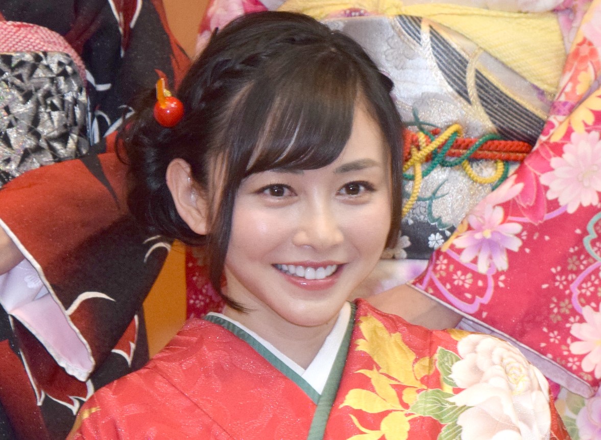 杉原杏璃、投資家の桐谷さんとデート 笑顔で2ショット「私はキャピタルゲイン派」