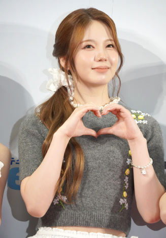 AYAKAの画像・写真 | 『ASEA 2025』NiziU、MCからのムチャブリに神対応