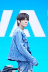 �w2025 Weverse Con Festival�x�uWeverse Park Day�v1���ڂɓo�ꂵ��NOWADAYS�ESIYUN(C)2025 Weverse Con Festival 