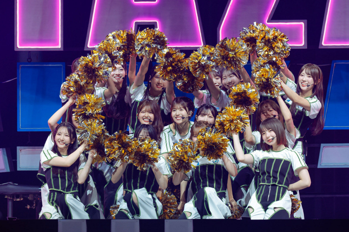 日向坂46、一期生全員卒業後初ライブ 新体制で見せた“虹の向こう