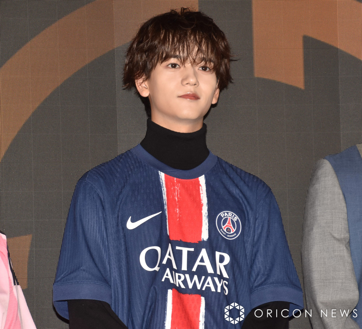 FANTASTICS中島颯太、パリ・サンジェルマンユニで笑顔 『クラブ