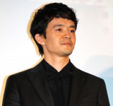 �f��w�t�����g���C���x�W���p���v���~�A�ɓo�d�����r���s�� (C)ORICON NewS inc. 