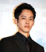 �f��w�t�����g���C���x�W���p���v���~�A�ɓo�d�������Ⓧ�� (C)ORICON NewS inc. 