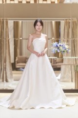 �E�G�f�B���O�h���X�p�̐_���^���i�L���ˏ��j���f��w�u���b�N�E�V���[�}���x�i9��12�����J�j��ʎʐ^�iC�j2025�u�u���b�N�E�V���[�}���v����ψ��� 