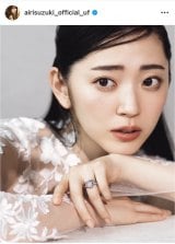 �E�G�f�B���O�h���X�p���I������؈��� (�ʐ^�̓C���X�^�O����@airisuzuki_official_uf ���) 