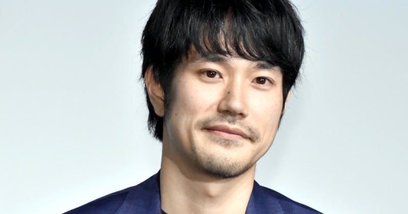 「まさか実現するなんて」松山ケンイチ、マツケンサンバ姿の“なりきりショット”に大反響「違和感なし!」「センスありすぎ」