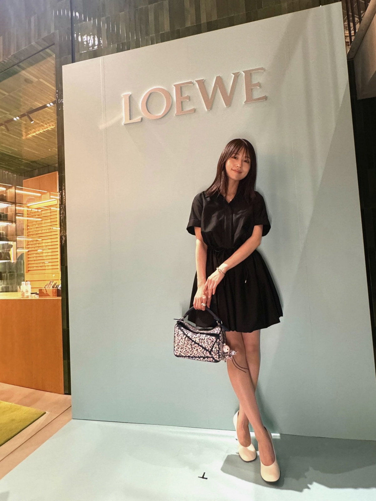 有村架純　等身大パネル　約170cm 画像・写真 | 有村架純、ミニ丈ワンピで美脚披露「脚がスラッとしてて