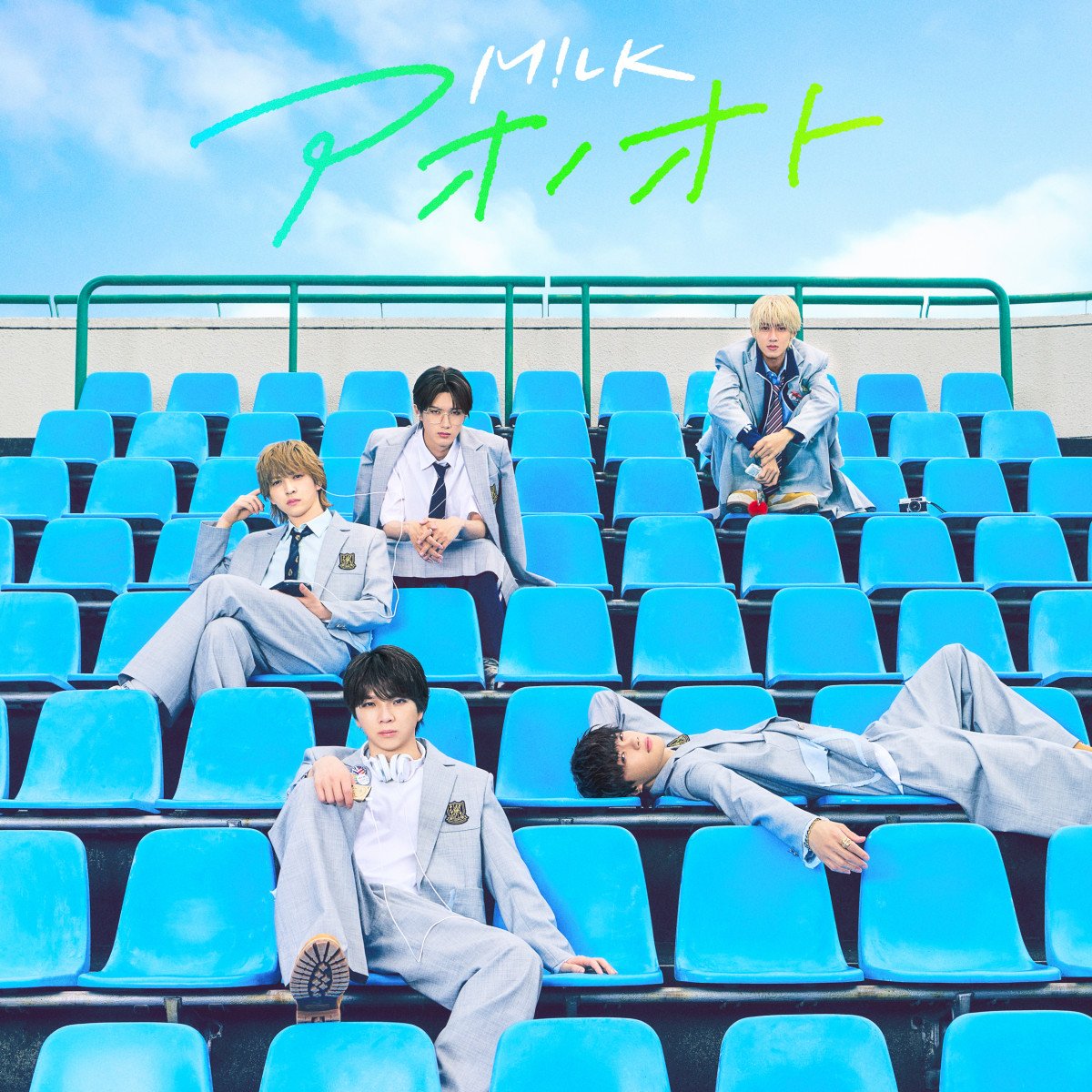 M!LK、新曲のジャケット＆最新アーティスト写真を公開 胸元には個性が