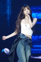 �wWeverse Con Festival�x�ɏo������LE SSERAFIM�EHONG EUNCHAE(P)&(C)SOURCE MUSIC 