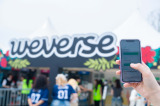 �wWeverse con Festival�x�uWeverse�u�[�X�v�̖͗l(C)2025 Weverse Con Festival 
