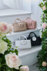 �uRiu�v�����Ń|�b�v�A�b�v���J�� 