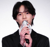 �f��w����x�������䂠�����ɓo�d�����z�R�h�B (C)ORICON NewS inc. 