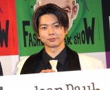 �w�t�@�b�V�����t���[�N�V���[�x�A���o�T�_�[����I�ډ�ɓo�d����NEWS�E���c�M�v (C)ORICON NewS inc. 