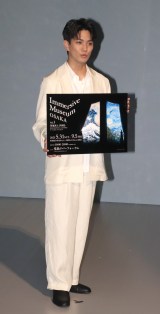 �w��۔h�ƕ����G �`�S�b�z�Ɩk�ցA���l�ƍL�d�`�x���f�B�A������ɏo�Ȃ���A��! group�E����ǋK(C)ORICON NewS inc. 