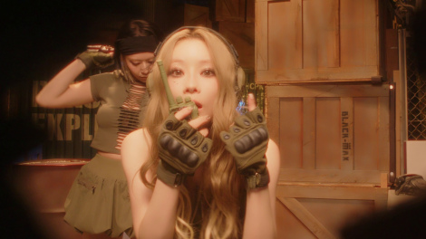 �V�ȁuRainbow 6�ifeat.�F�B�j�vMV��ʃJ�b�g 