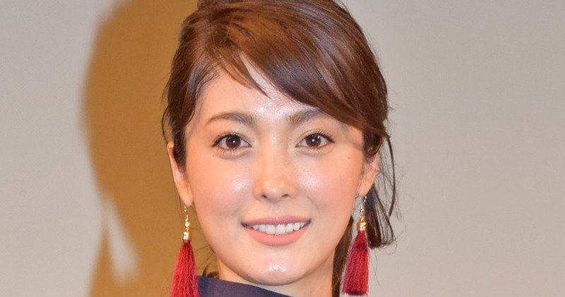 激レア　平山あや　直筆サイン入りTシャツ 未使用 芸能人 アイドル 平山あや 平山綾 2001 ボム トレカ アイドル カード 031 - メルカリ